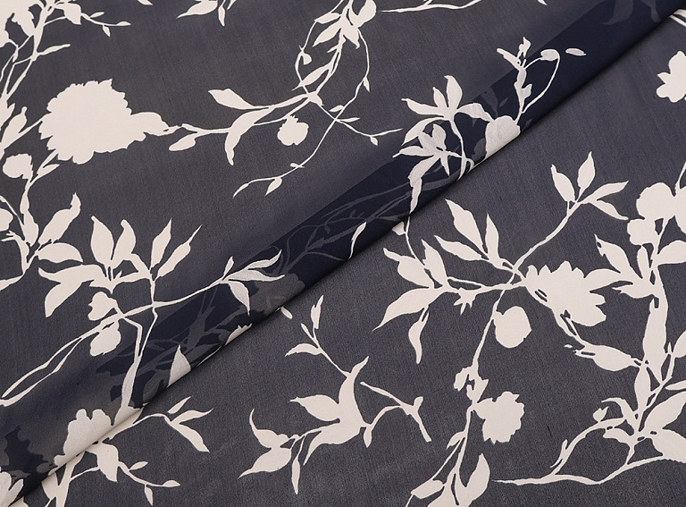 Фото ткани Шифон с белыми цветами, цвет - синий