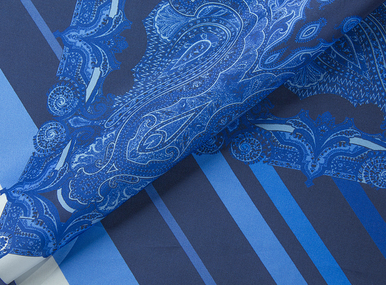 Фото ткани Шелк тип Etro с рисунком (купон), цвет - синий