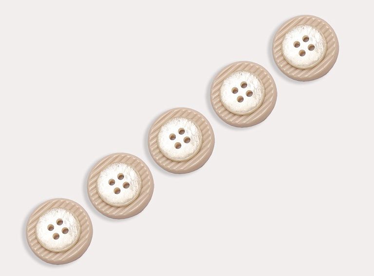 Фото ткани Пуговица круглая (пластик), цвет - экрю