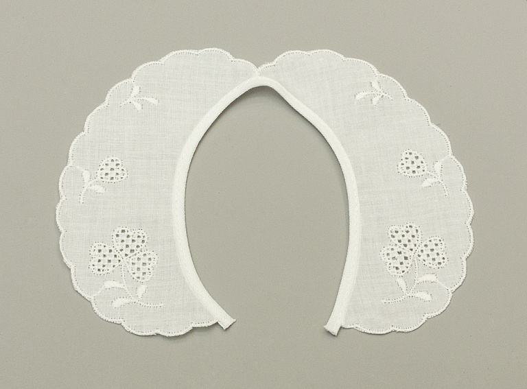 Фото ткани Воротник, цвет - белый