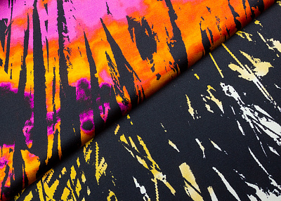 Фото ткани Натуральный шелк с рисунком (купон), цвет - желтый, розовый, черный, оранжевый, фуксия