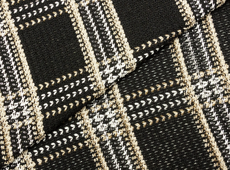 Фото ткани Вязаное полотно тип Chanel, цвет - бежевый, черный, клетка