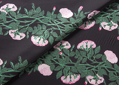 Фото ткани Натуральный шелк тип Valentino с цветами, цвет - черный