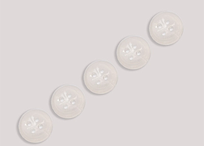Фото ткани Пуговица круглая (пластик), цвет - молочный