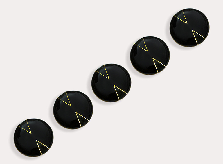 Фото ткани Пуговица круглая с эмалью, цвет - черный