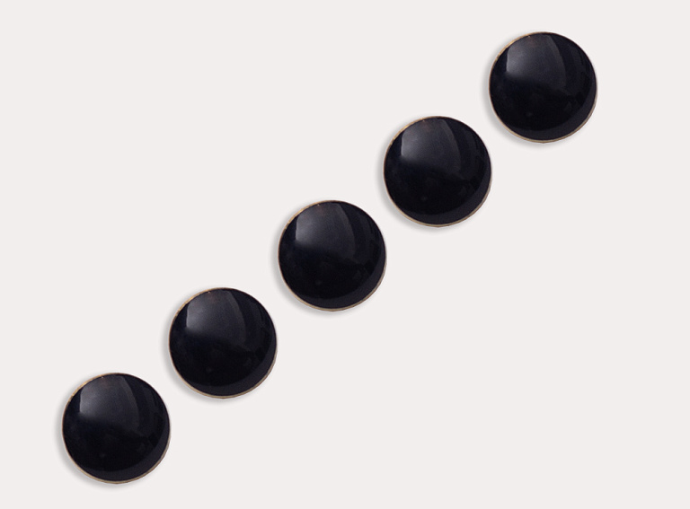 Фото ткани Пуговица круглая, цвет - черный