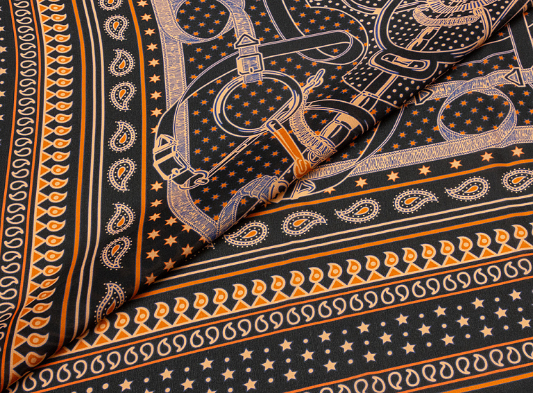 Фото ткани Шелковый платок тип  Hermes (купон), цвет - черный, оранжевый