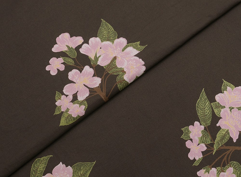 Фото ткани Шифон тип Valentino с цветами, цвет - коричневый