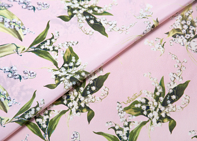 Фото ткани Натуральный шелк тип Valentino (купон), цвет - розовый, зеленый, молочный, цветы, ландыши