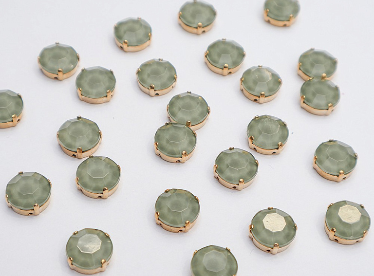 Фото ткани Стразы, цвет - зеленый и золотой