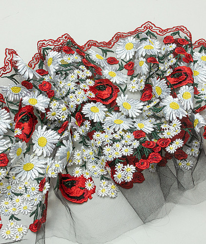 Кружево с рисунком тип Dolce&Gabbana, цвет - красный, зеленый, маки, ромашки. Изображение 3