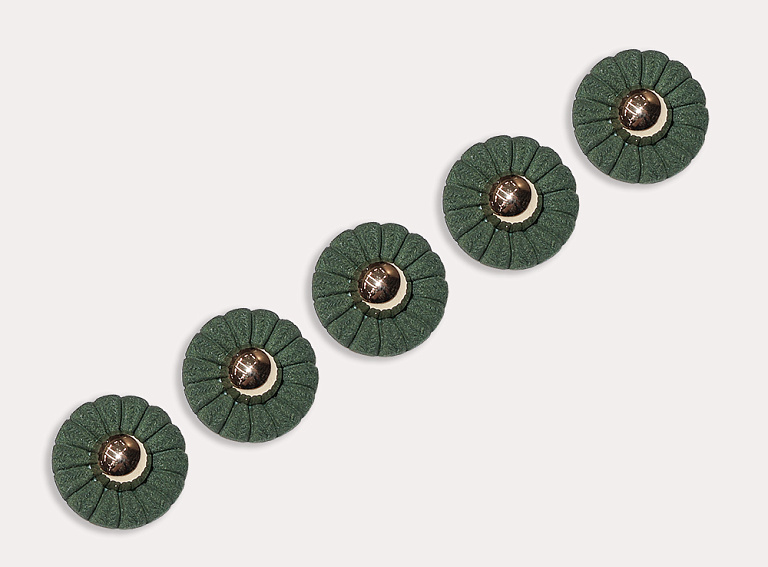 Фото ткани Пуговица круглая, цвет - зеленый и золотой