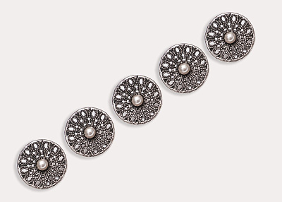 Фото ткани Пуговица круглая с жемчужиной (металл), цвет - серебро