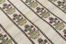 Жаккард стиль Dolce&Gabbana с рисунком, цвет - бежевый, полоска, цветы. Постер для видео